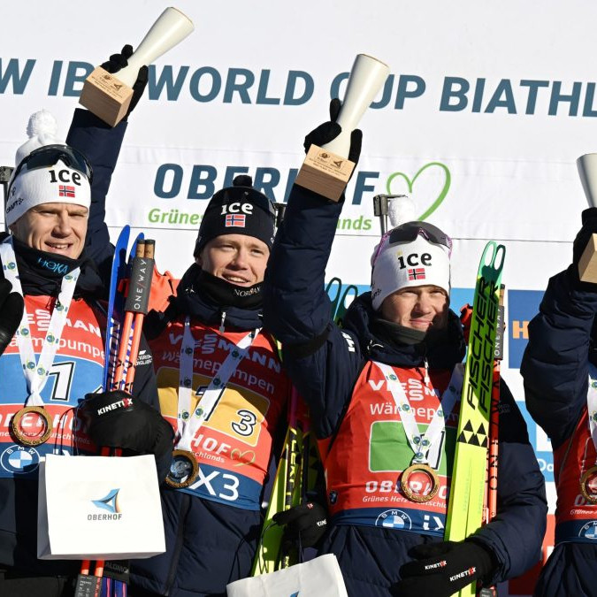 Nórski biatlonisti.