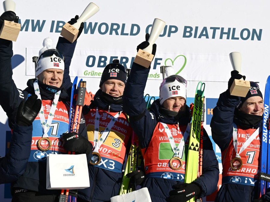 Nórski biatlonisti.