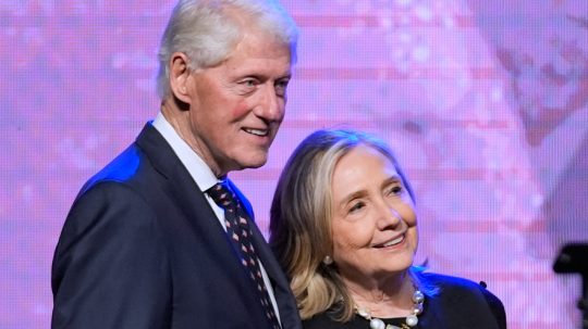 Bill Clinton a jeho manželka Hillary