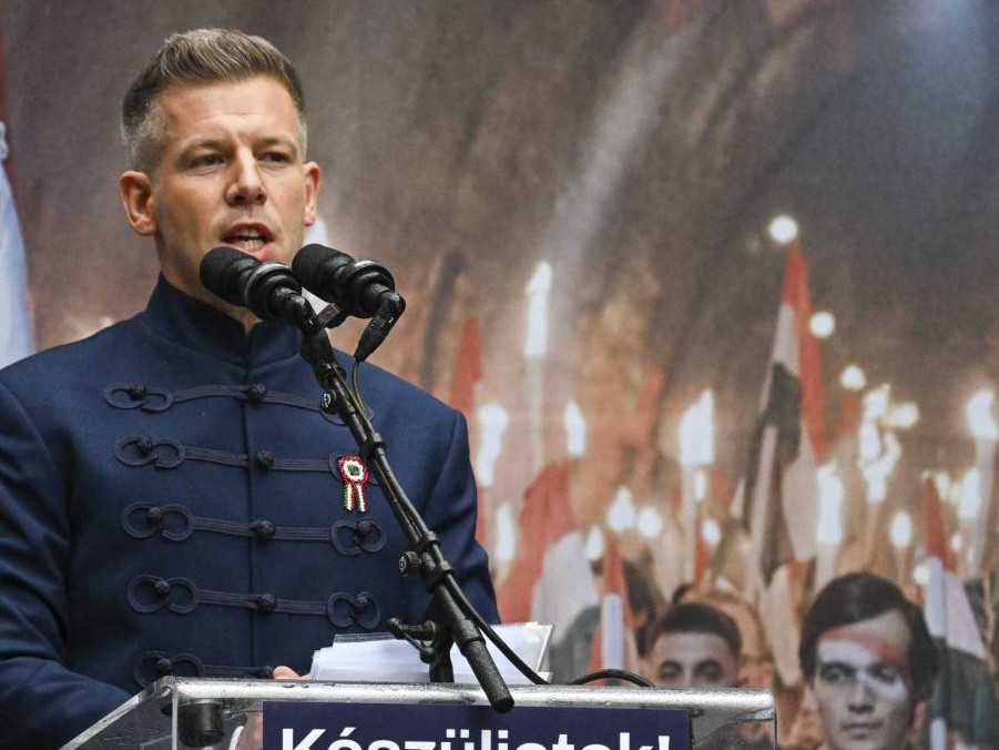 Péter Magyar na oslavách maďarskej revolúcie proti habsburskej nadvláde z roku 1848.