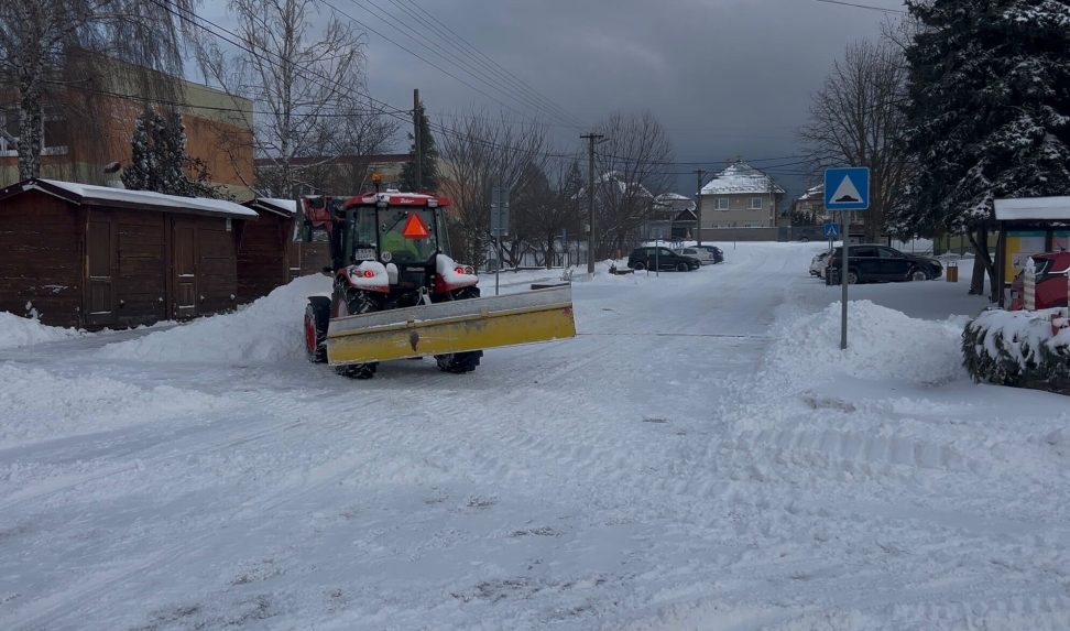 Na snímke odhŕňač snehu.