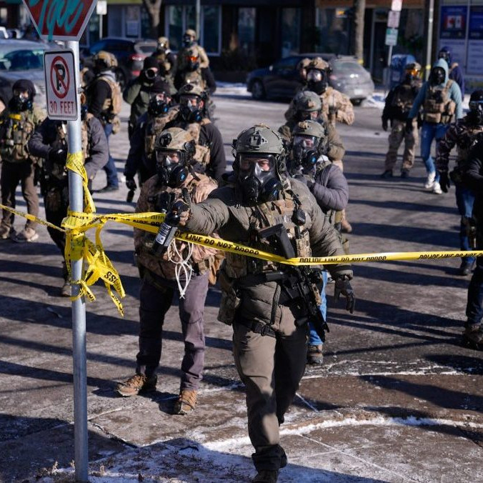 Agenti amerického Imigračného a colného úradu.