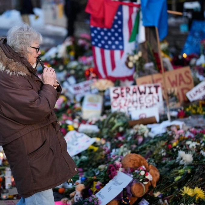 Na snímke provizórny pamätník.