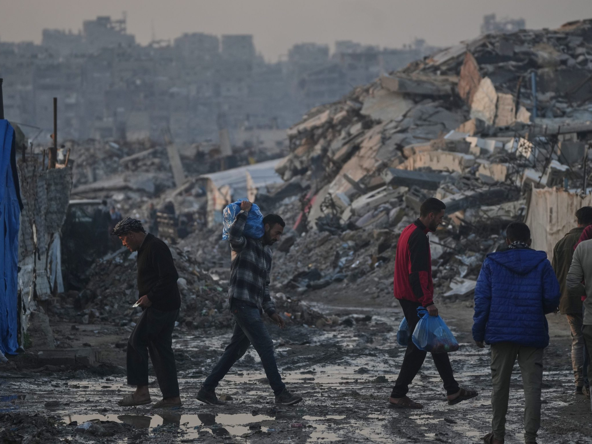 Izraelské útoky v Pásme Gazy si vyžiadali sedem obetí.