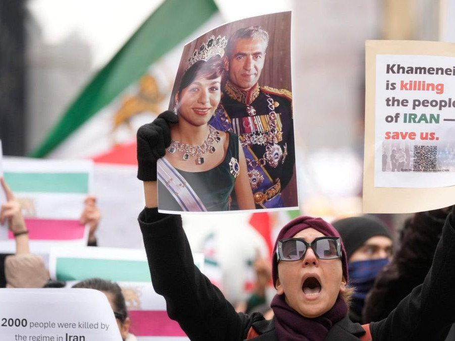 Na snímke demonštranti.