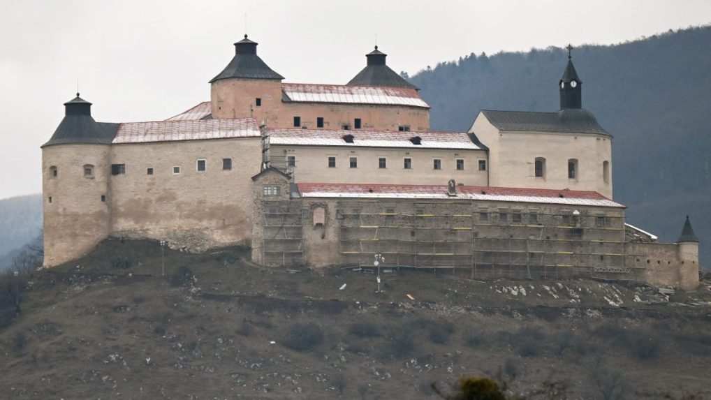 Na snímke hrad Krásna Hôrka.