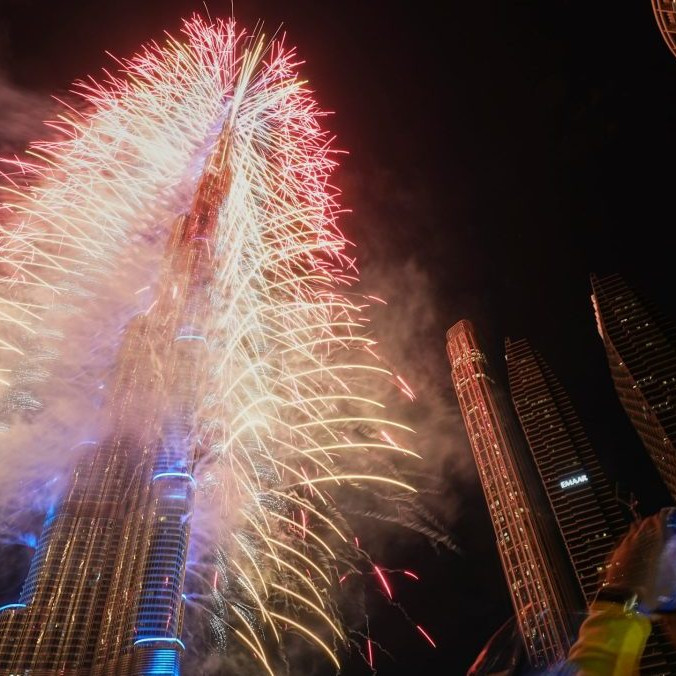 Novoročný ohňostroj na najvyššej budove sveta Burj Khalifa v Dubaji.
