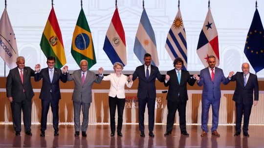 Lídri po podpise dohody.