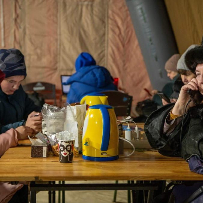 Kyjev zriadil vyše 1 200 miest, kde sa môžu ľudia zohriať, napiť a najesť.