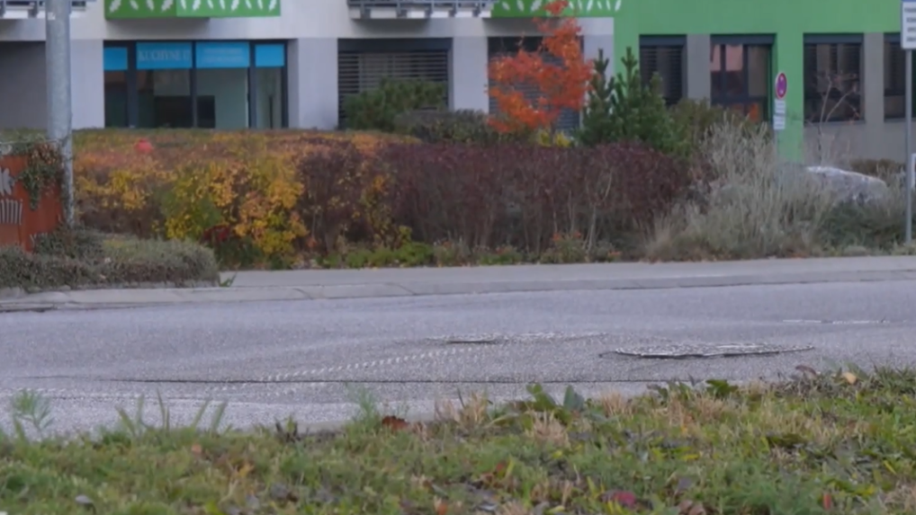 Na snímke je cesta.