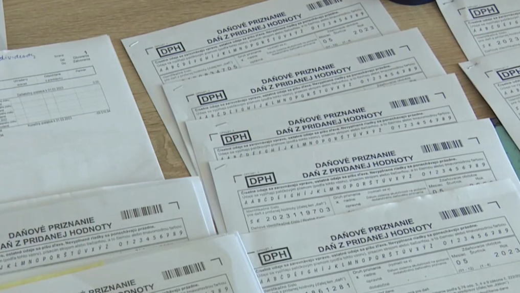 Na snímke daňové priznania.