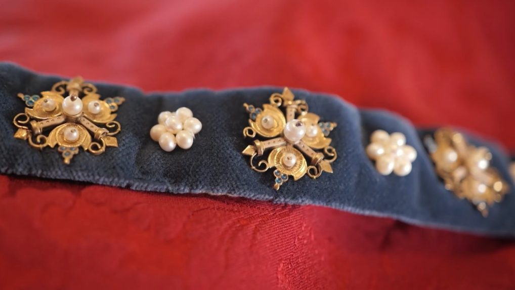 Pán Pavol má v zbierke aj kópie klenotov vystavených v múzeách.