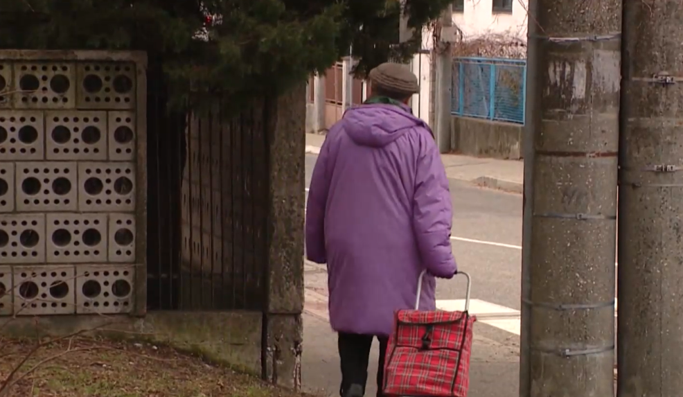 Na snímke dôchodkyňa.