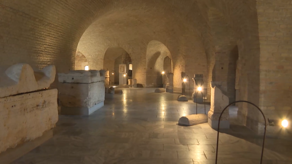 V Komárne sa nachádza expozícia vzácnych kamenných pamiatok z obdobia starých Rimanov.