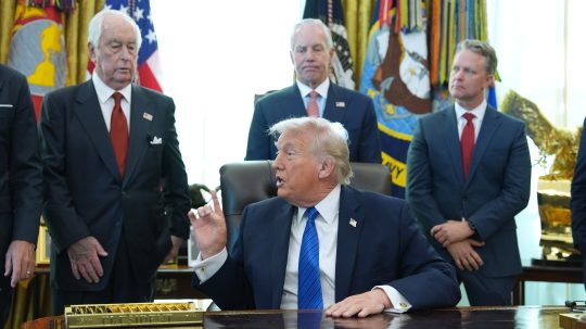 Donald Trump v Bielom dome.