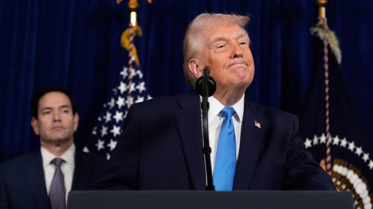 Donald Trump a v pozadí Marco Rubio