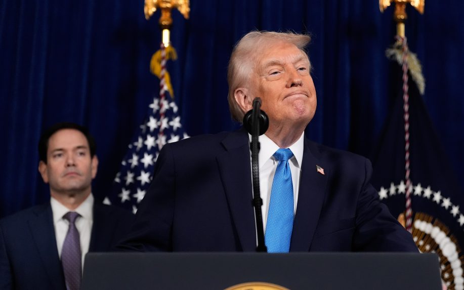 Donald Trump a v pozadí Marco Rubio