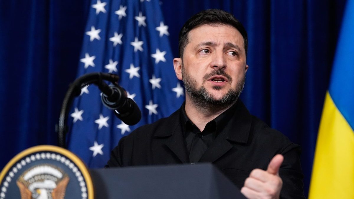 Každ&yacute; dol&aacute;r zaplaten&yacute; za rusk&uacute; ropu s&uacute; peniaze na vojnu, vyhl&aacute;sil V. Zelenskyj