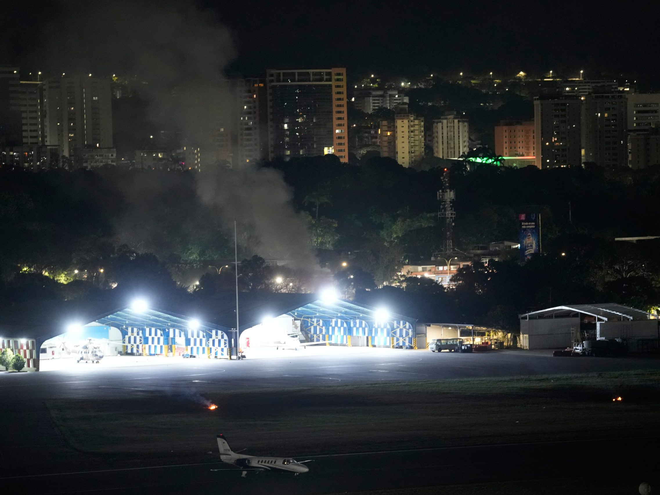 Caracas po sérii explózií.