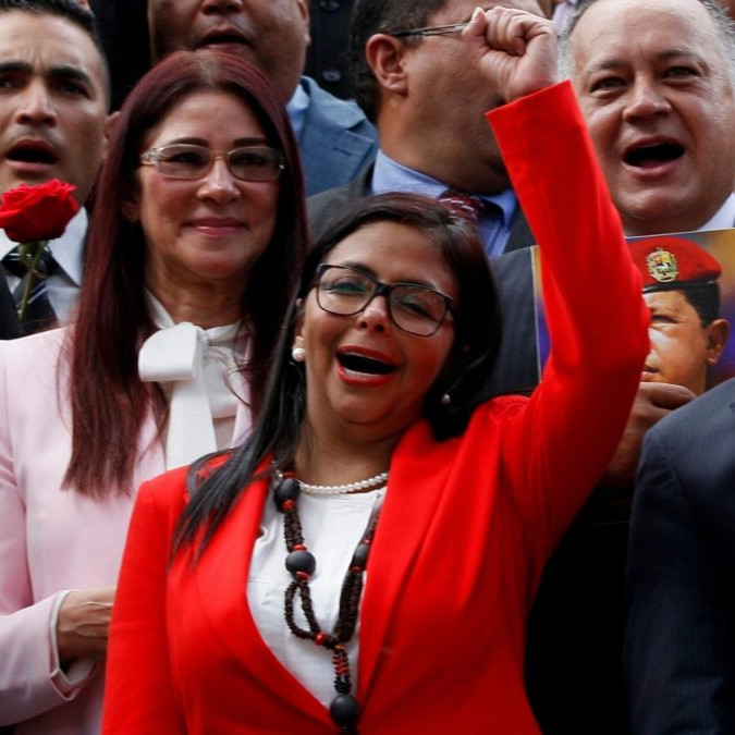 Na snímke uprostred venezuelská viceprezidentka Delcy Rodríguezová.