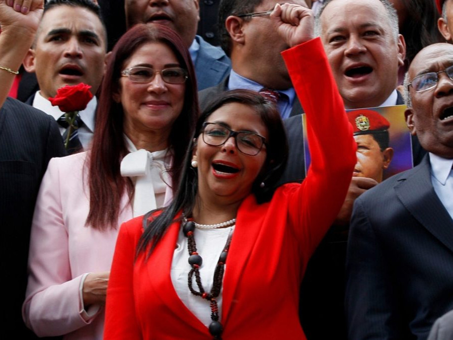 Na snímke uprostred venezuelská viceprezidentka Delcy Rodríguezová.