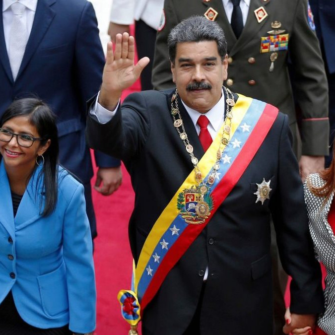 Venezuelská viceprezidentka Delcy Rodríguezová s prezidentom Madurom a jeho manželkou.