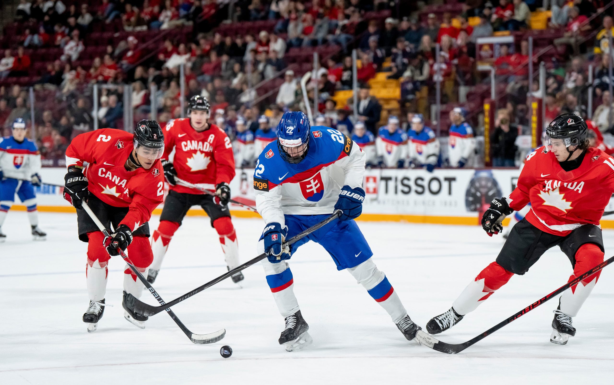 VIDEO: Prekvapenie sa nekonalo. Kanada rozstrieľala slovensk&yacute;ch mlad&iacute;kov, rozhodnut&eacute; bolo už v prvej tretine