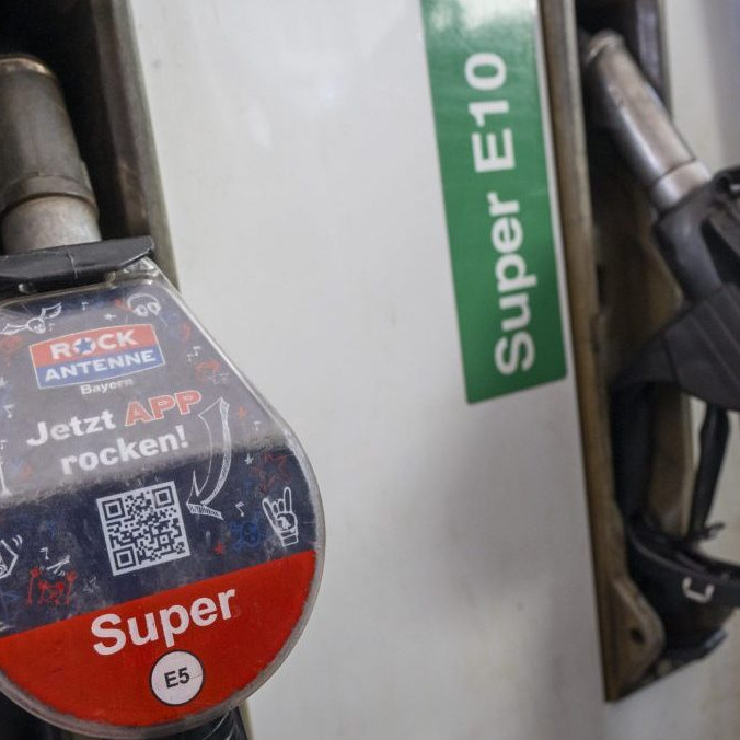 Na ilustračnej snímke tankovanie.