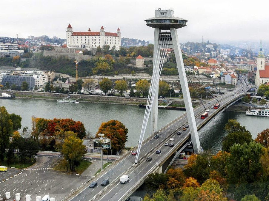 Ak by Slováci zarábali viac ako teraz, boli by šťastnejší, vyplýva z prieskumu. V januári na ľudí dolieha realita