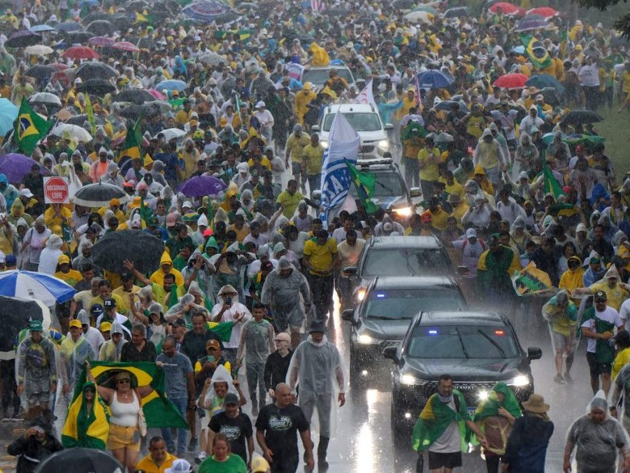 Na snímke zhromaždenie v Brazílii.