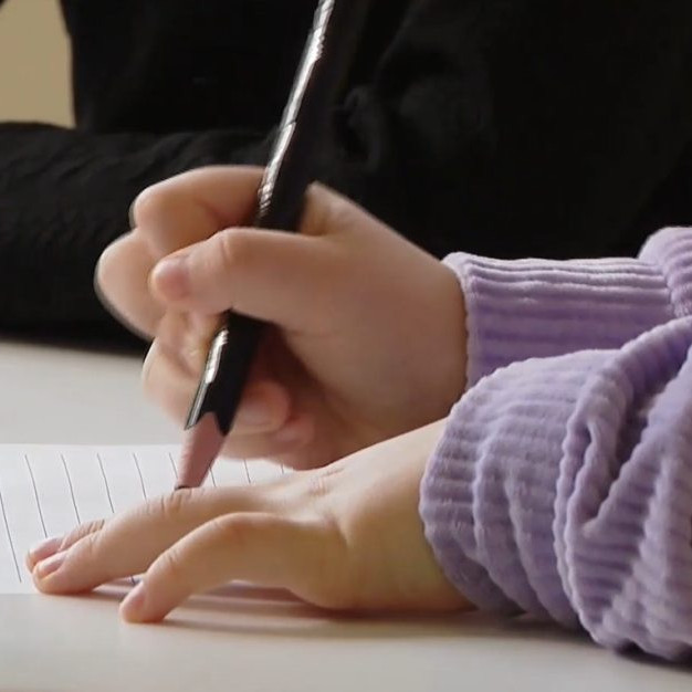 Na ilustračnej snímke detská ruka.