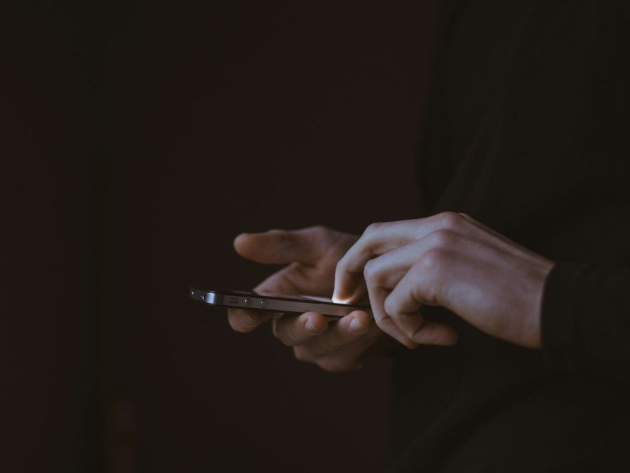 Ilustračná snímka mobilného telefónu.