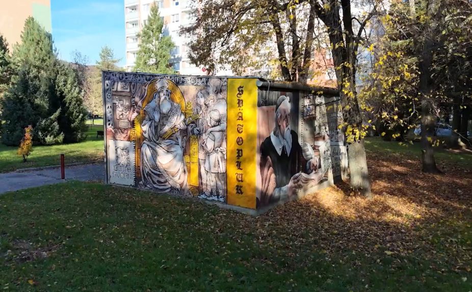 Na sn&iacute;mke grafity v P&uacute;chove.