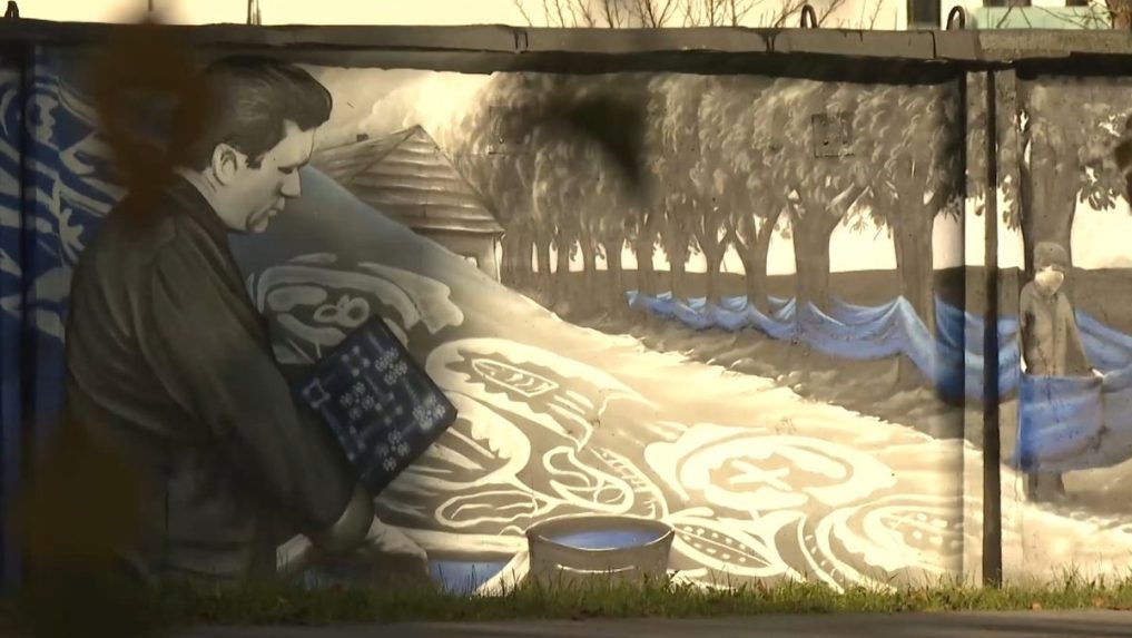 Na sn&iacute;mke grafity v P&uacute;chove.