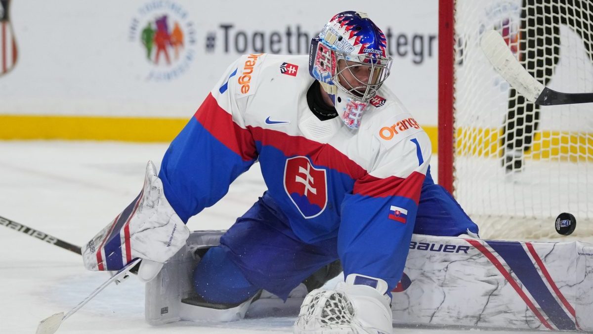 Slovensk&iacute; mlad&iacute;ci spoznali s&uacute;perov na najbliž&scaron;&iacute;ch MS v hokeji do 20 rokov