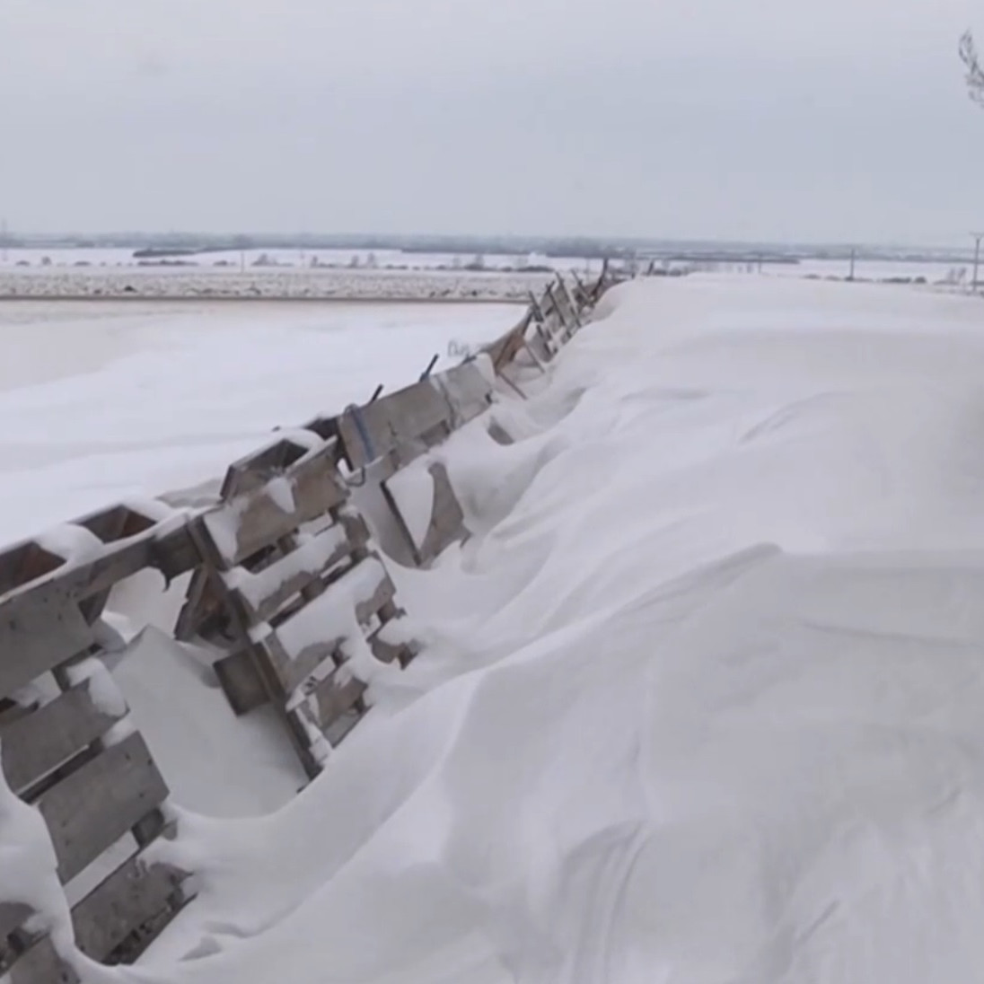Snehové zábrany boli kedysi bežné.