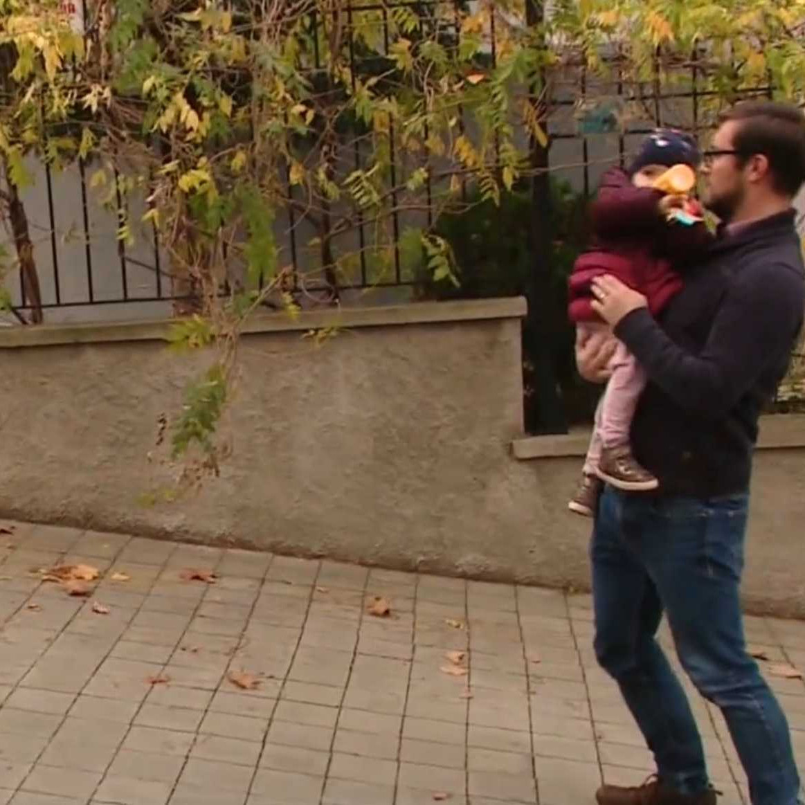 Rodičia detí si v prípade zatvorených škôlok a jaslí môžu uplatniť nárok na OČR.