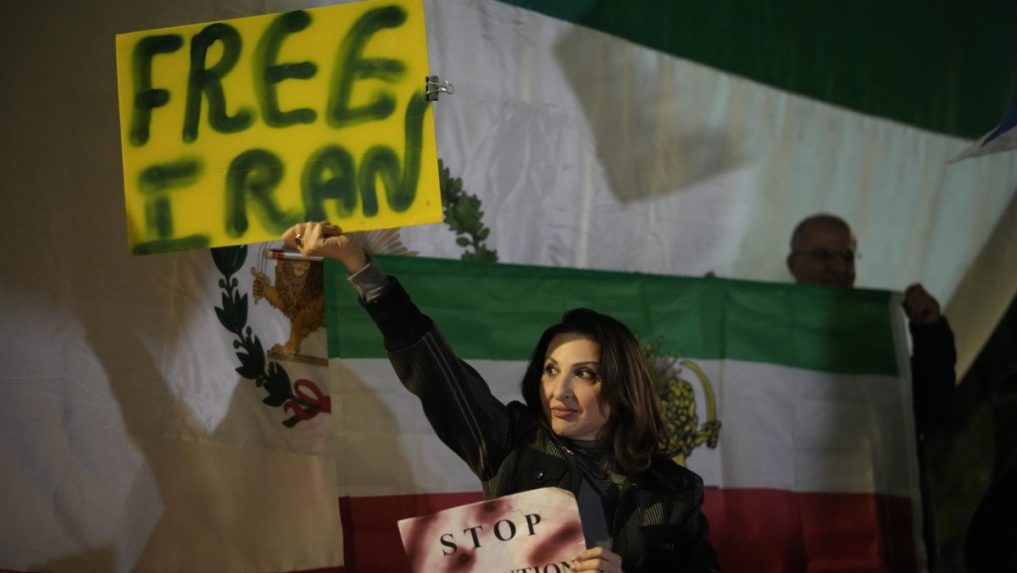 Na ilustračnej snímke protestujúca žena.