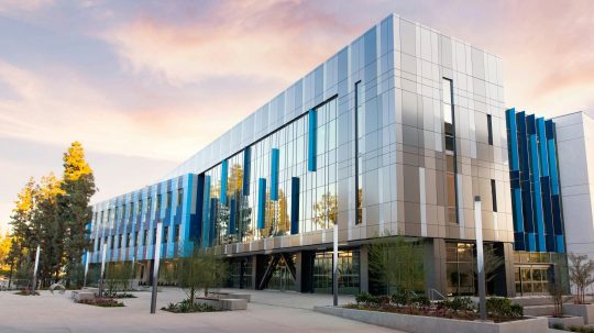 moderná kancelárska budova