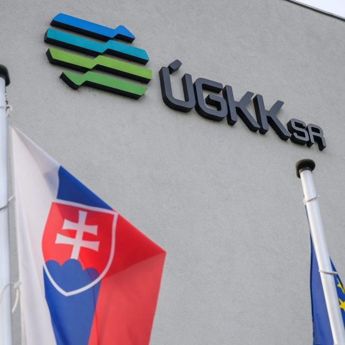 Na ilustračnej snímke logo Úradu geodézie, kartografie a katastra SR v Bratislave.