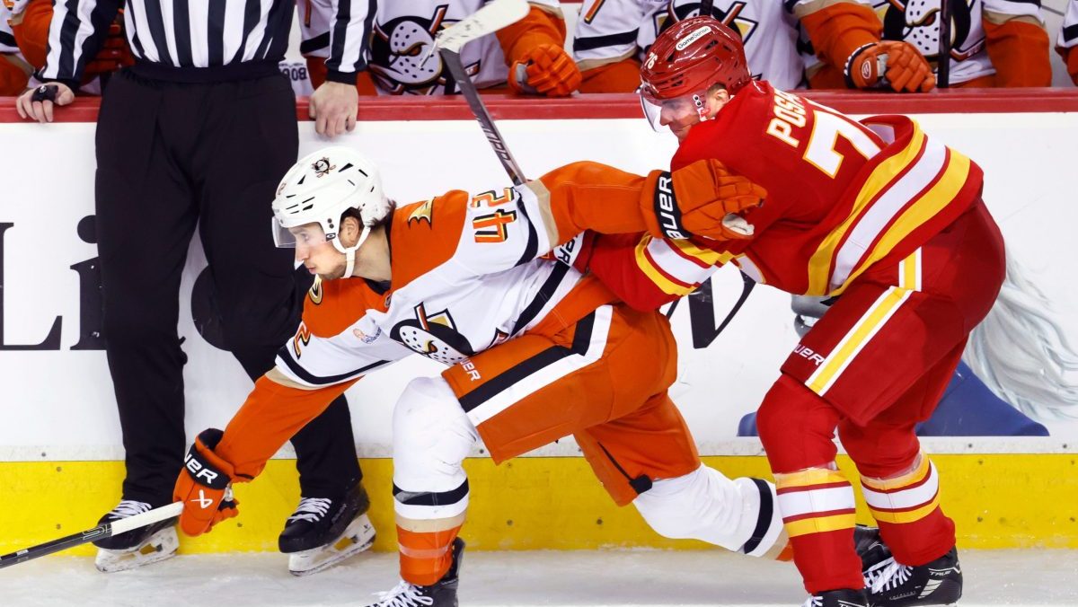 NHL: Tvrd&aacute; hra Posp&iacute;&scaron;ila nezabr&aacute;nila &scaron;tvrtej prehre Calgary, New Jersey s Nemcom bojoval do poslednej chv&iacute;le