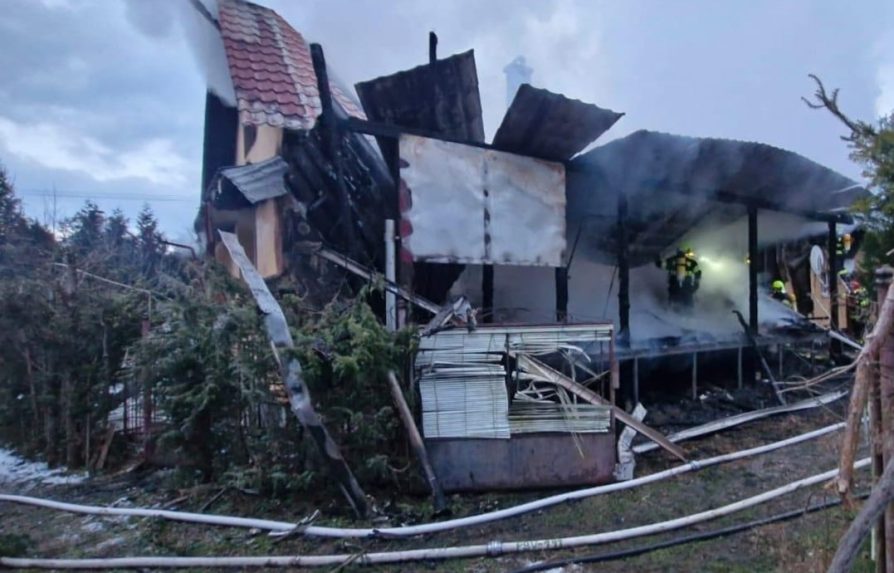 V obci Hostovice zhorel rodinný dom.