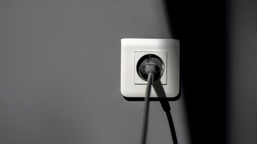 Ilustračná snímka elektrickej zásuvky.
