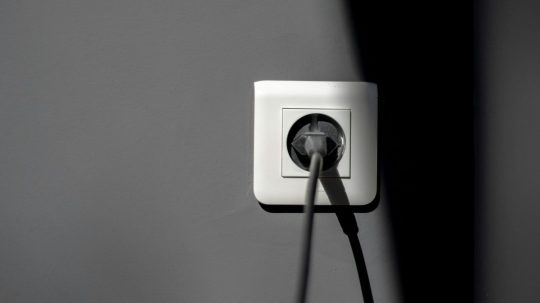 Ilustračná snímka elektrickej zásuvky.