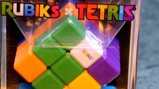 Rubikova Tetris kocka.