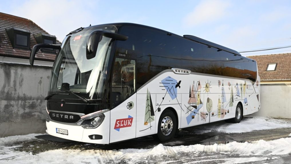 Na sn&iacute;mke nov&yacute; autobus pre SĽUK.