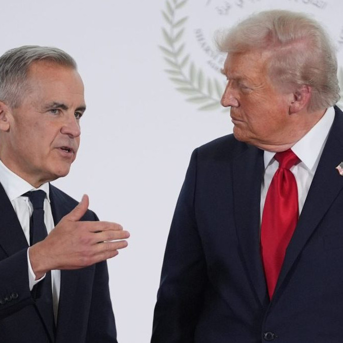 Na snímke Donald Trump a Mark Carney.