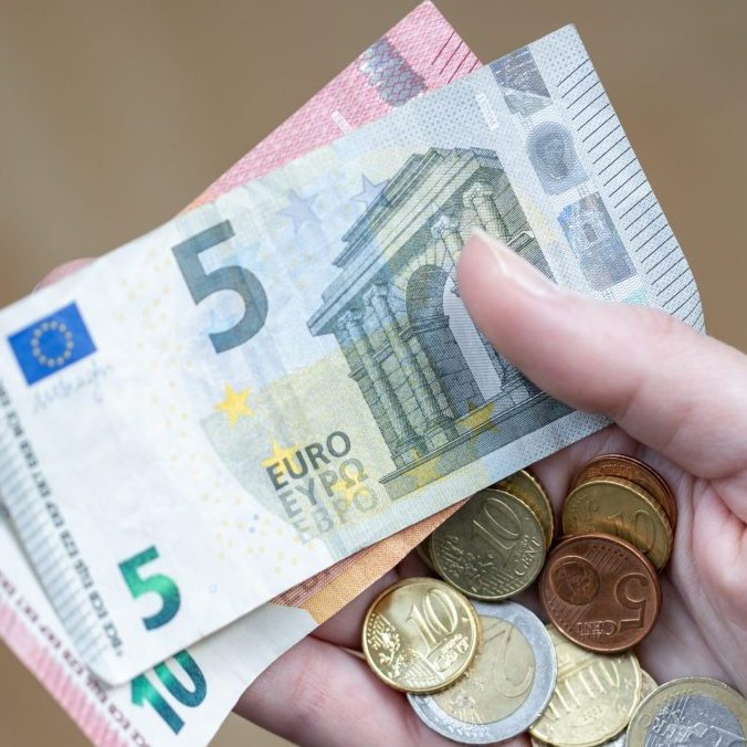 Platba len v hotovosti sa na Slovensku skončí: Podnikatelia budú musieť umožniť aj bezhotovostnú platbu pri každom nákupe