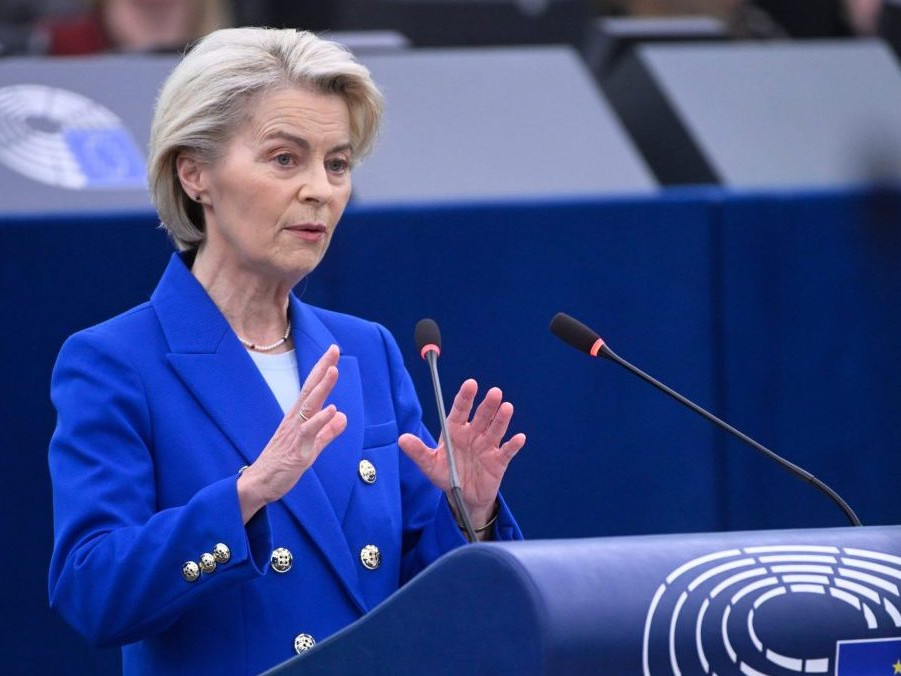 Na snímke Ursula von der Leyenová.