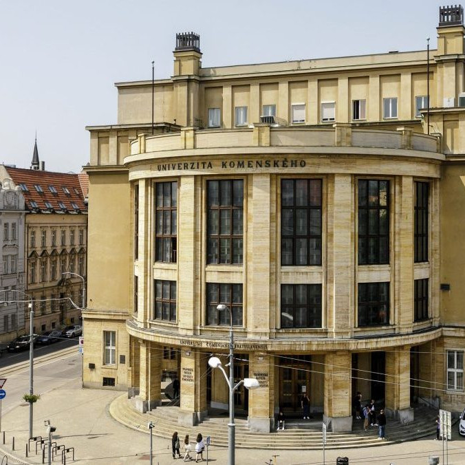 Budova Univerzity Komenského v Bratislave.